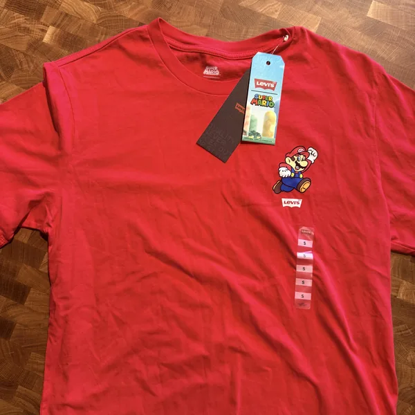 Levi's Super Mario Running Mario Tee - Deadstock - NOSTOS Duluth GA