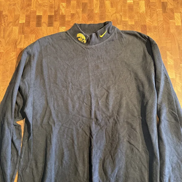 Iowa Hawkeyes Nike Mock Neck Long Sleeve - Good - NOSTOS Duluth GA