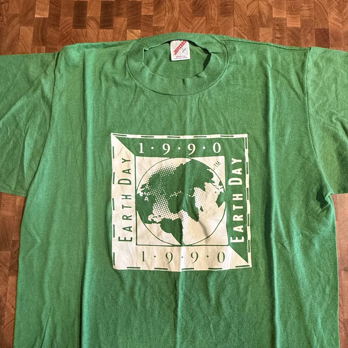 Earth Day 1990 Tee - Good - NOSTOS Duluth GA