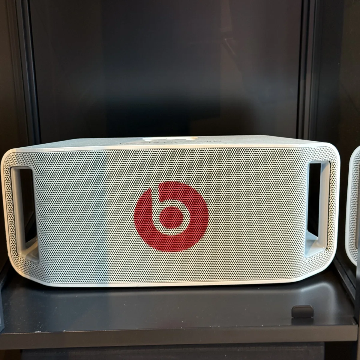 Beats by Dr. Dre Beatbox - White - Very Good - NOSTOS Duluth GA