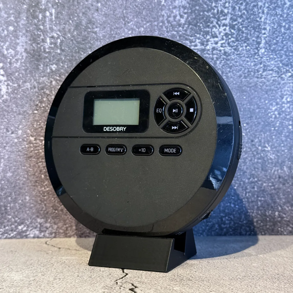 Portable CD Player with FM Radio - Very Good - NOSTOS Duluth GA